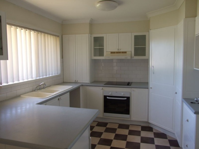 2 Elmfield Street, Wishart QLD 4122