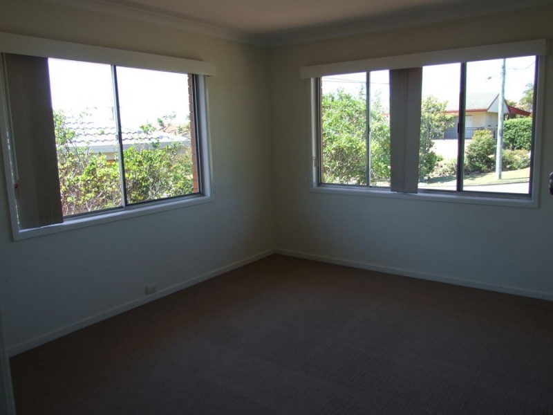 2 Elmfield Street, Wishart QLD 4122