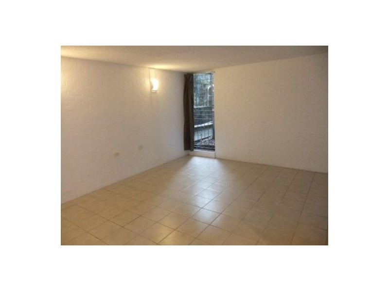 3/124 Sir Fred Schonell Drive, St Lucia QLD 4067