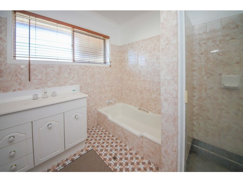 44 Valentia Street, Mansfield QLD 4122