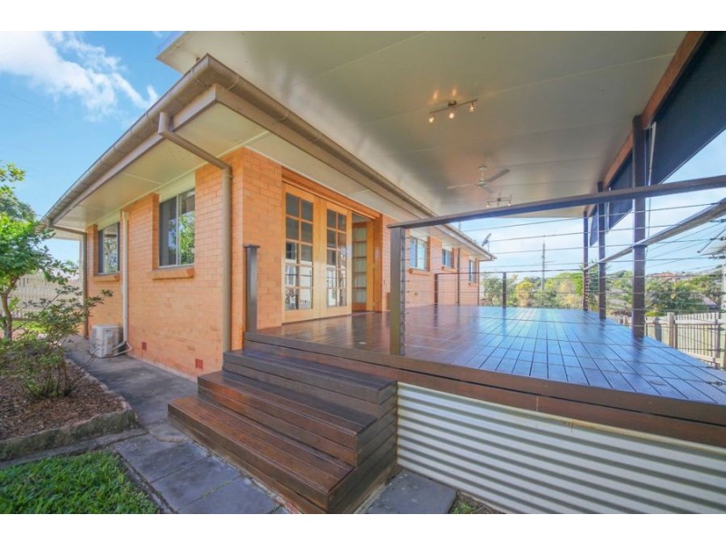 44 Valentia Street, Mansfield QLD 4122