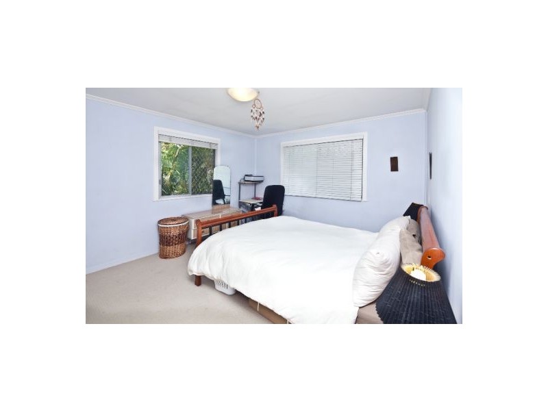 83 Valentia Street, Mansfield QLD 4122