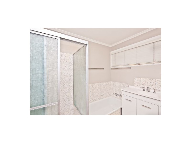 83 Valentia Street, Mansfield QLD 4122