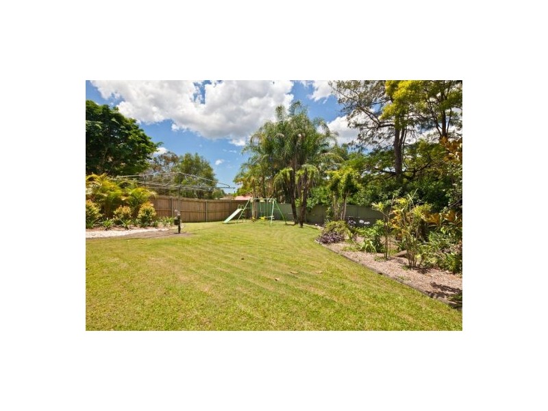 83 Valentia Street, Mansfield QLD 4122