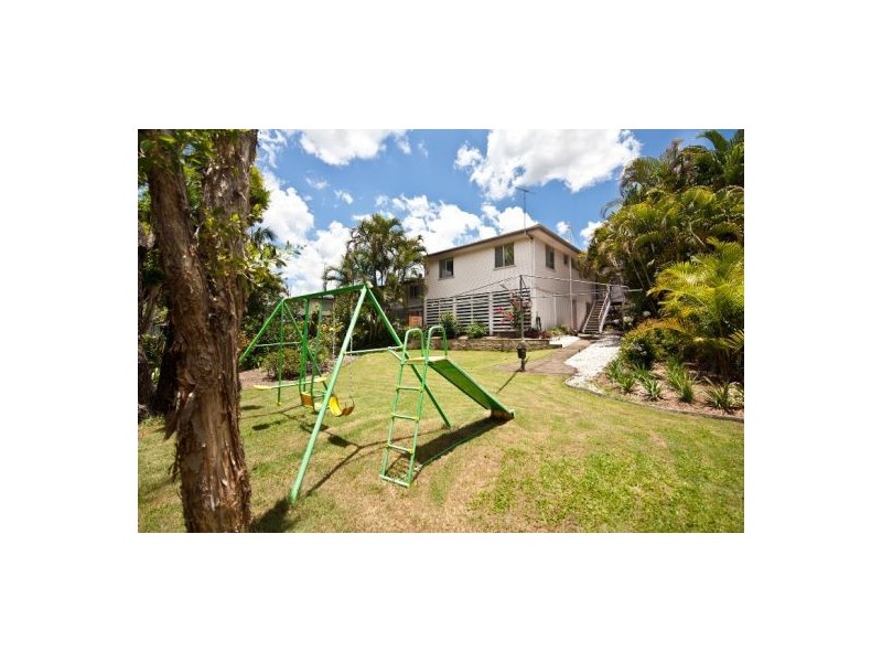 83 Valentia Street, Mansfield QLD 4122