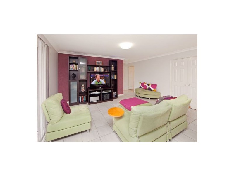 5 Lexington Place, Wishart QLD 4122