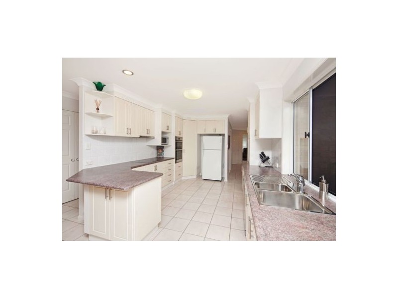 5 Lexington Place, Wishart QLD 4122