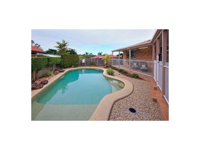 5 Lexington Place, Wishart QLD 4122