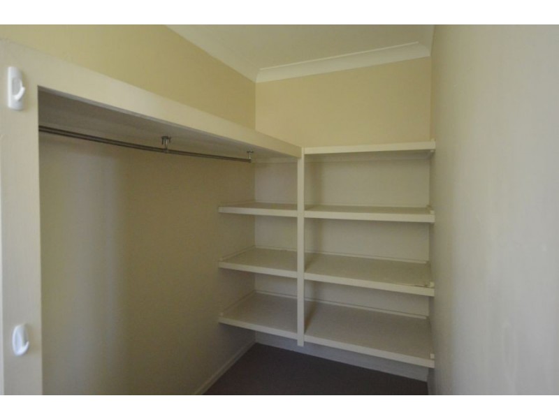 33 Barcelona Street, Wishart QLD 4122