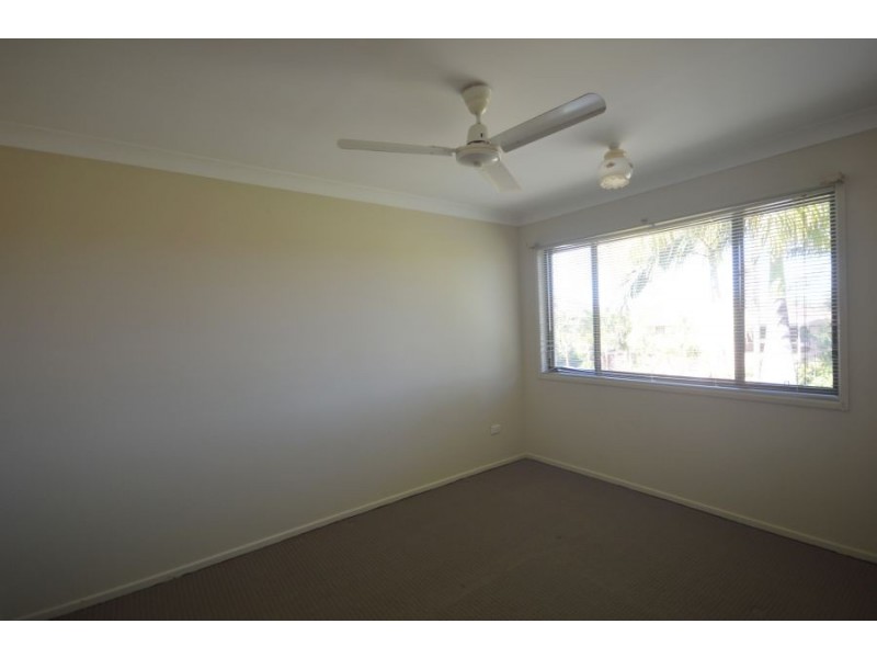 33 Barcelona Street, Wishart QLD 4122