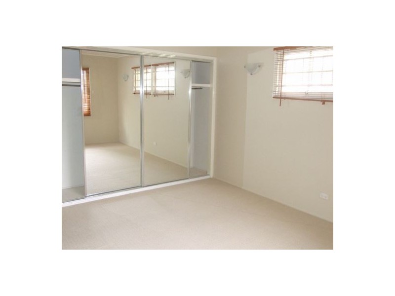 30 Amsterdam Street, Wishart QLD 4122