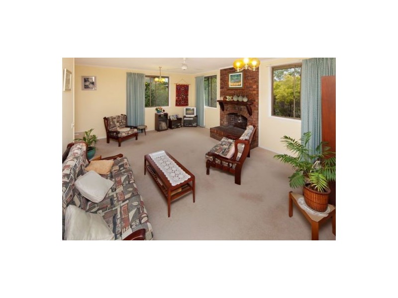 6 Suffolk Street, Wishart QLD 4122