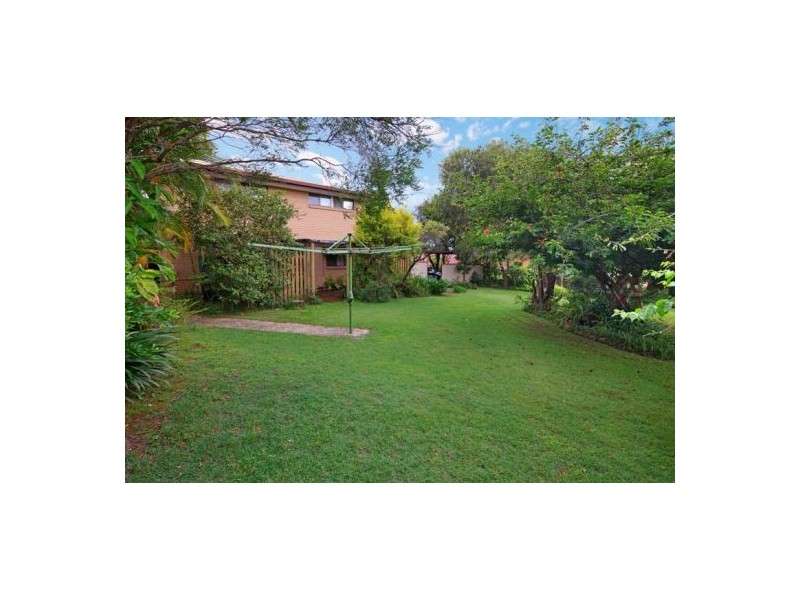 6 Suffolk Street, Wishart QLD 4122