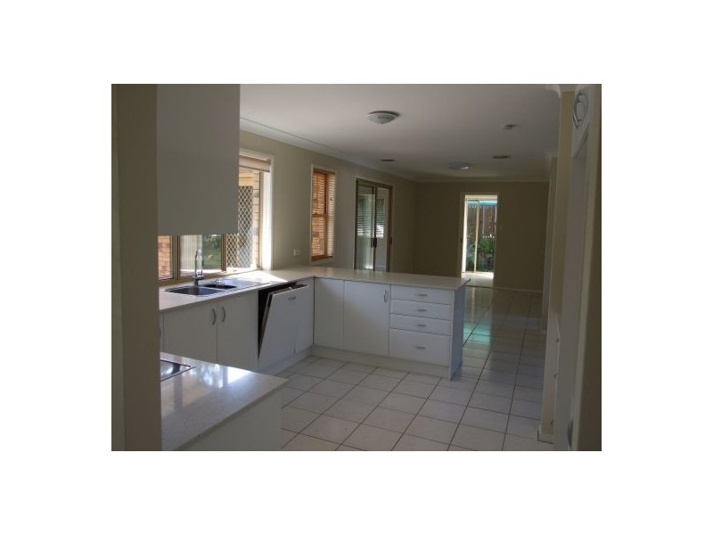 10 Magenta Place, Wishart QLD 4122