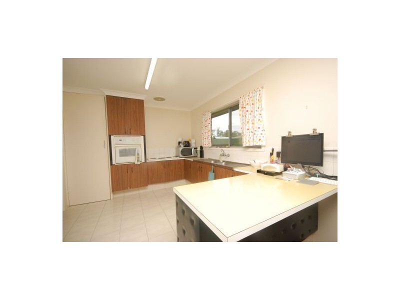2 Acron Street, Macgregor QLD 4109