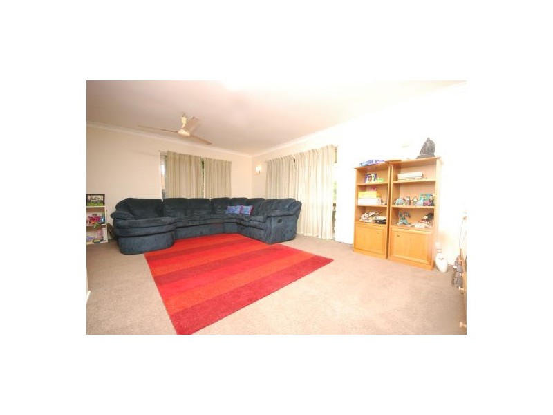 2 Acron Street, Macgregor QLD 4109