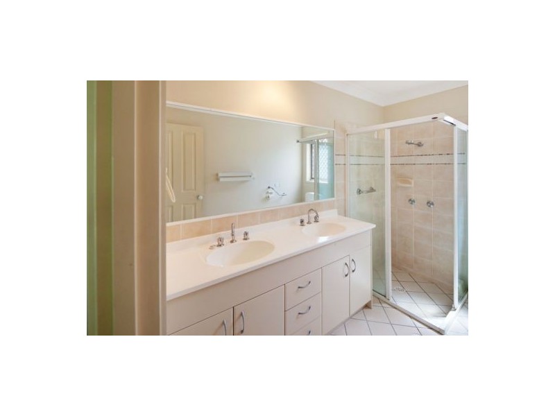 55 Eastwood Drive, Mansfield QLD 4122