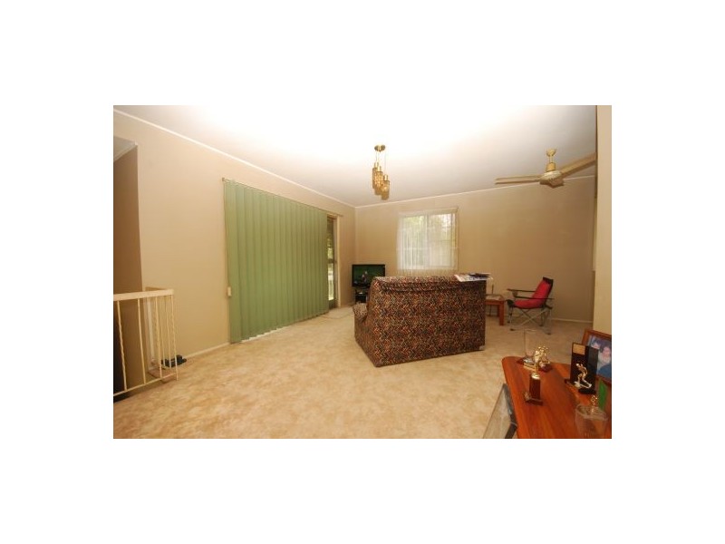 16 Peterglen Street, Wishart QLD 4122