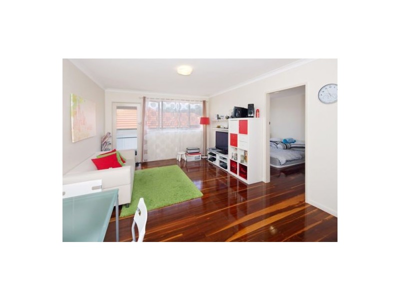 2/9 Miriam Street, Holland Park West QLD 4121