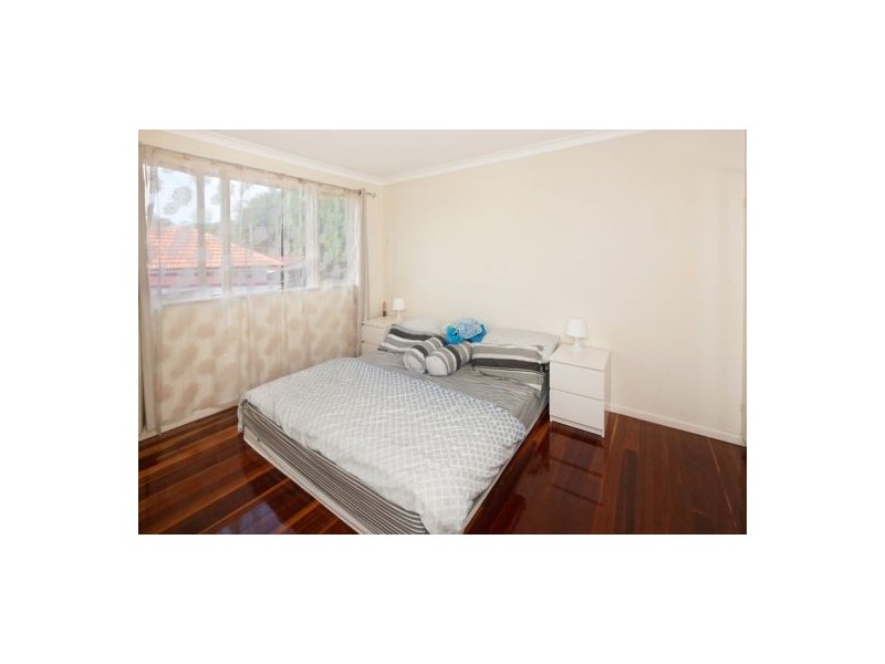 2/9 Miriam Street, Holland Park West QLD 4121