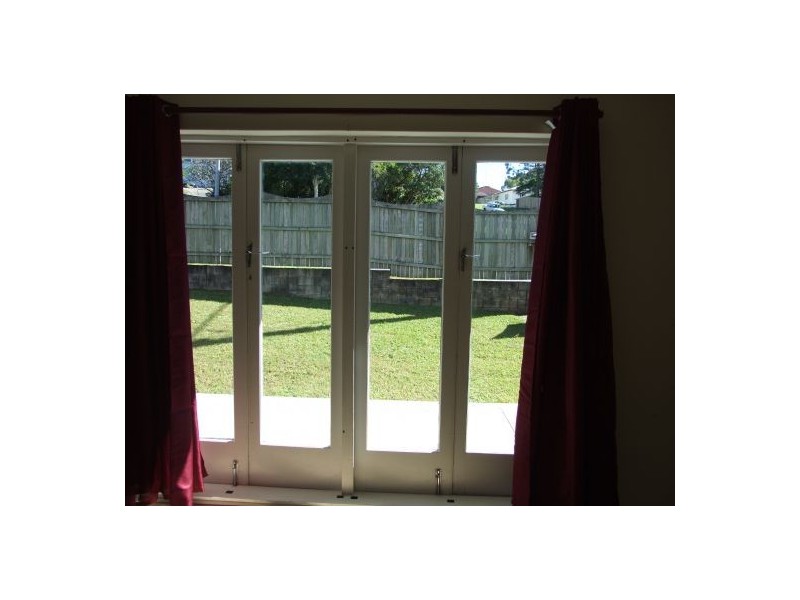 123 Creek Road, Mount Gravatt East QLD 4122