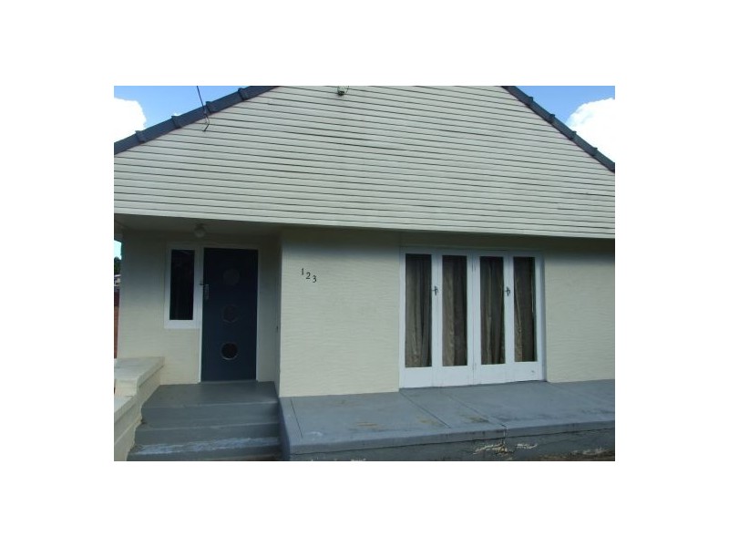 123 Creek Road, Mount Gravatt East QLD 4122