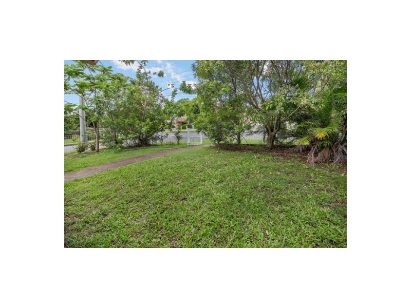 28 Nelson Street, Coorparoo QLD 4151