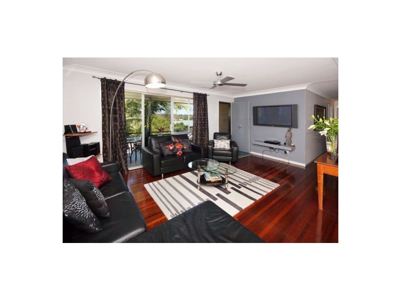 7 Menkira Street, Mansfield QLD 4122