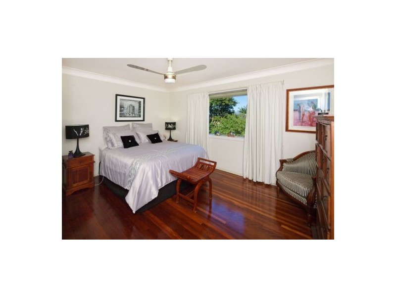 7 Menkira Street, Mansfield QLD 4122