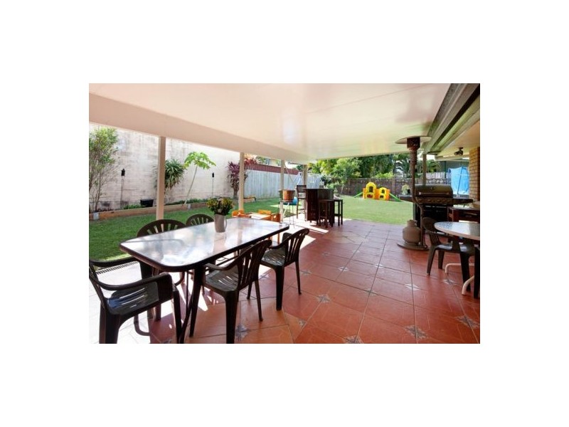 12 Holder Street, Wishart QLD 4122