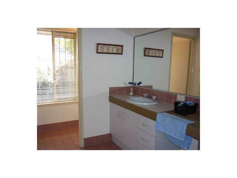 16 Boorala Crescent, Eight Mile Plains QLD 4113