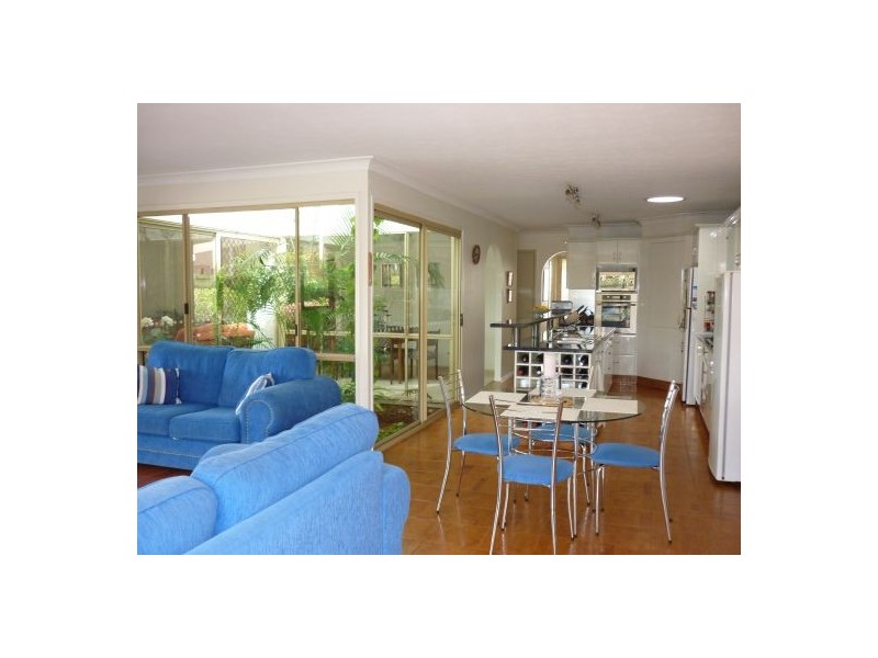 16 Boorala Crescent, Eight Mile Plains QLD 4113