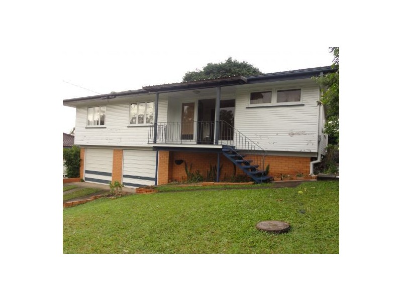 37 Pareena Crescent, Mansfield QLD 4122