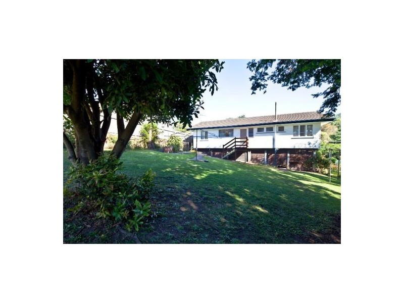 37 Pareena Crescent, Mansfield QLD 4122