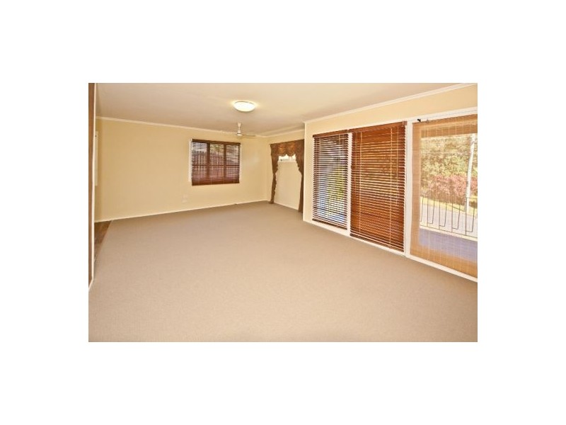 37 Pareena Crescent, Mansfield QLD 4122