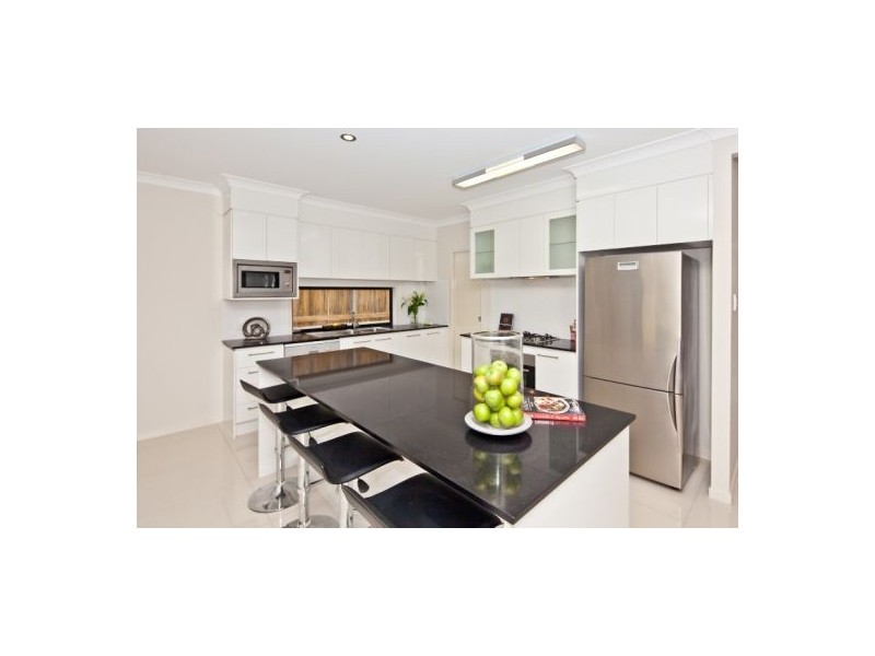 25 Bernecker Street, Carina QLD 4152