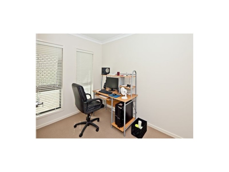 25 Bernecker Street, Carina QLD 4152