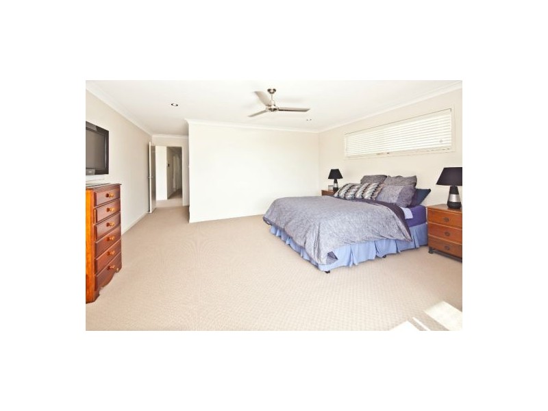 25 Bernecker Street, Carina QLD 4152