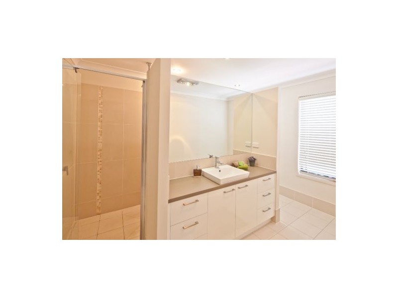 25 Bernecker Street, Carina QLD 4152