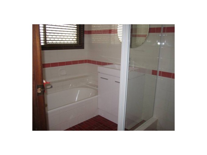 5 Saville St, Eight Mile Plains QLD 4113