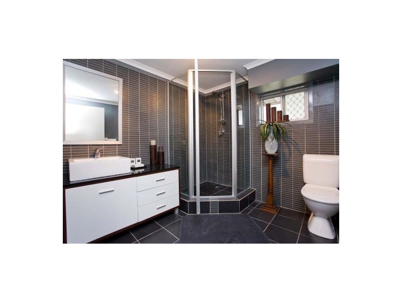 18 Malmrose Street, Wishart QLD 4122