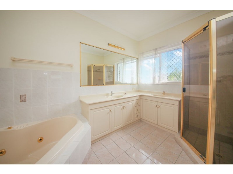12 Narrun Place, Eight Mile Plains QLD 4113