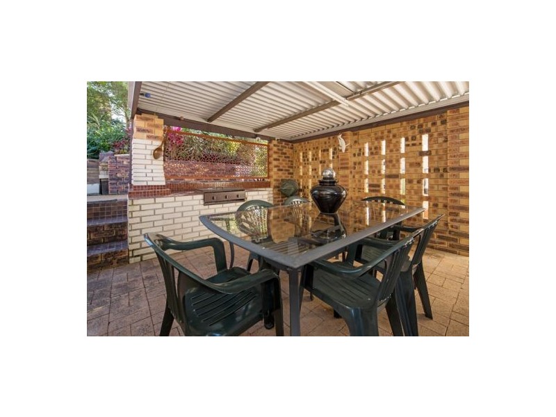 3 Peterglen Street, Wishart QLD 4122