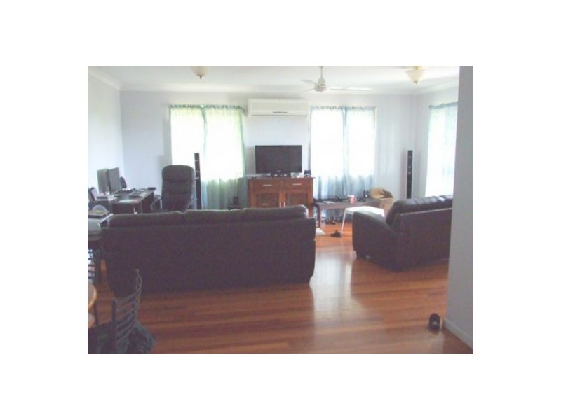 105 Pareena Crescent, Mansfield QLD 4122