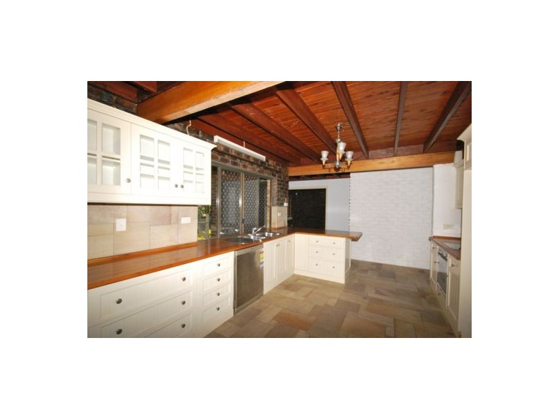 591 Mt Gravatt Capalaba Road, Wishart QLD 4122