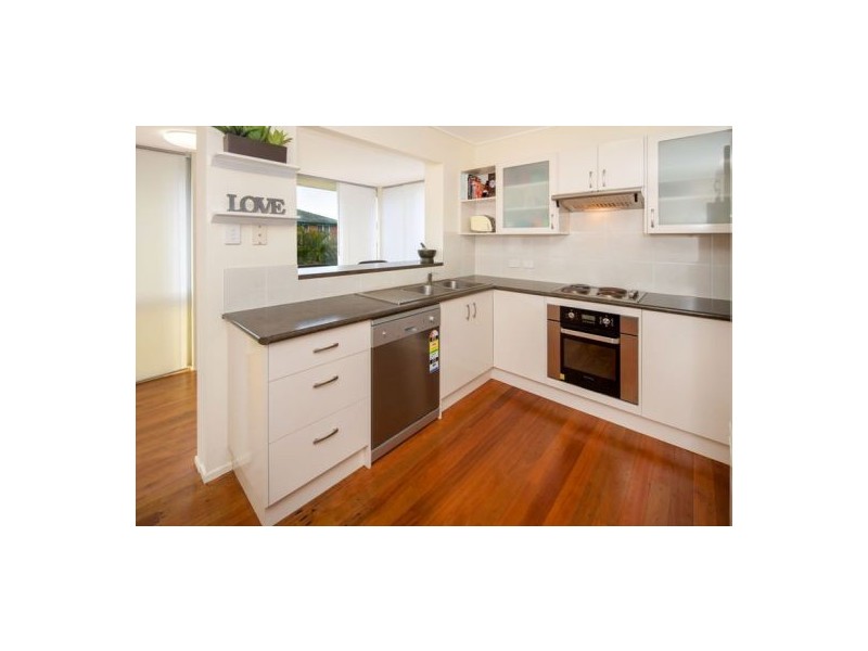 194 Broadwater Road, Mansfield QLD 4122