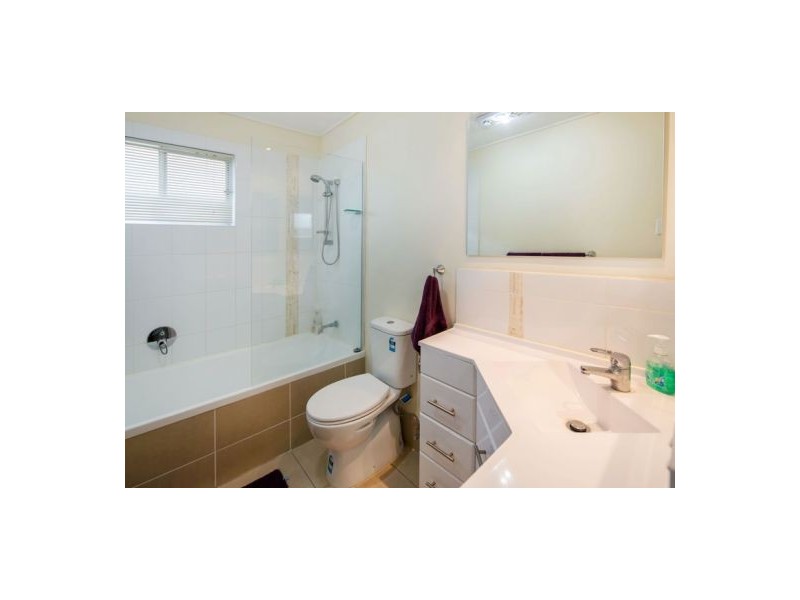 194 Broadwater Road, Mansfield QLD 4122