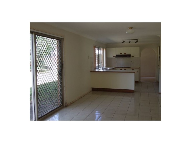 50 Catania Street South, Wishart QLD 4122