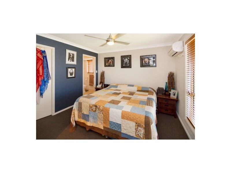 54 Cowra Street, Tanah Merah QLD 4128