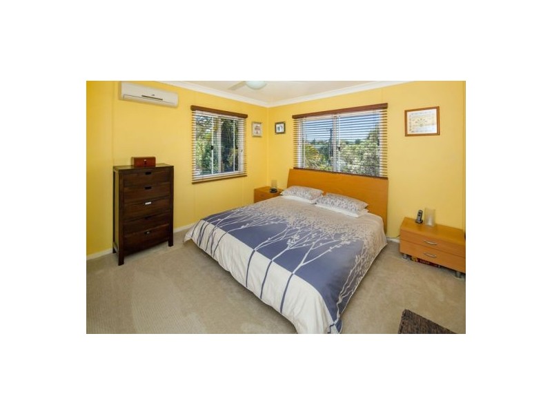 15 Casmaria Street, Mansfield QLD 4122